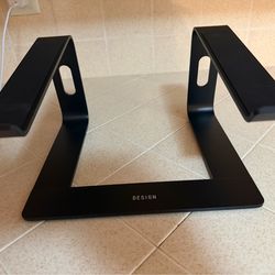 Laptop stand