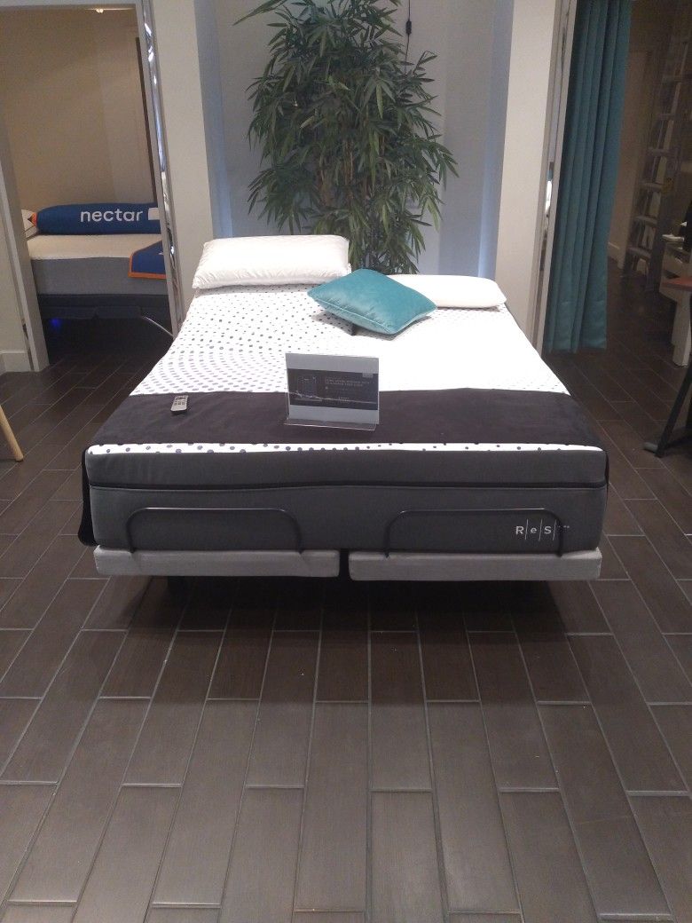 Rest 5 Chambered Auto Ajusting Air N Latex N Memory Gel Bed
