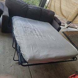 Pull-out/sleeper Couch/sofa