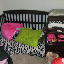 3 In 1 Toddler Bed With Changing Station And 2 Drawers.