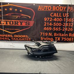 CADILLAC ESCALADE 2020-2023 - RH HEADLIGHT OEM