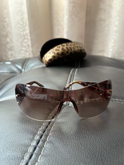 Guess Sunglasses Cheetah Print With Case 