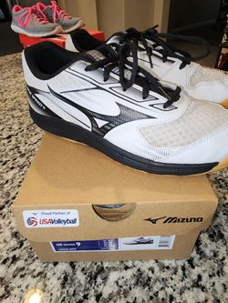 Volleyball shoes