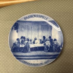 Vintage 1970  Kaiser Porcelain commemorative plate  7.5”  Oberammergau Passion Play 