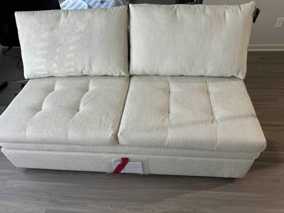 Rooms To Go Couch white/cream Half Of Sectional