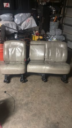 01 tahoe 2nd row seat
