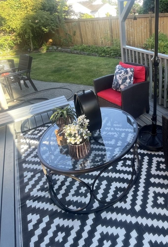 Indoor/outdoor Glass Coffee Table 