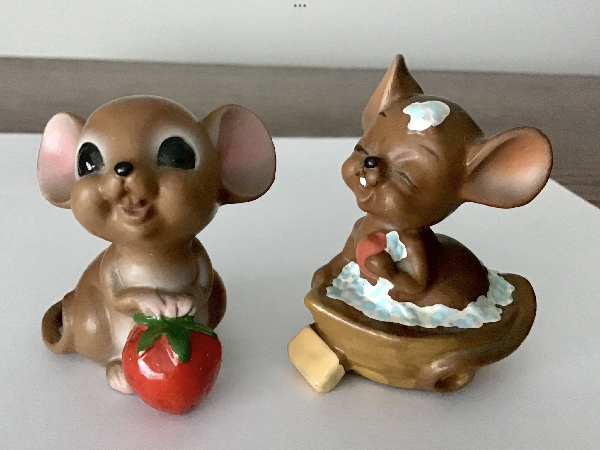 2 Porcelain Josef Originals Mouse In Walnut Soapy Bath + Holding Strawberry Early 1970’s Mice Figurines