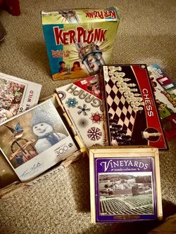 Mixed Board Games and Puzzles Lot