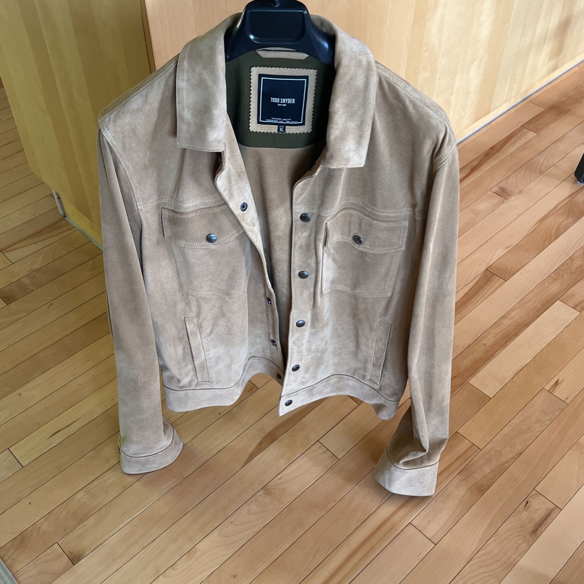 New: Todd Snyder Italian Suede Snap Dylan Jacket - Cappuccino