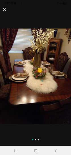 Wood Table With Leaft