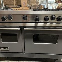 Viking PROFESSIONAL Freestanding Range 48in 6 Burner