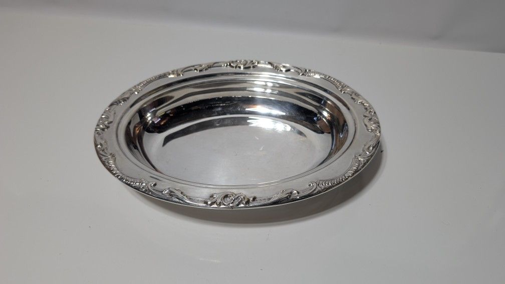 FB Rogers Silver Plated Oval Serving Bowl 6605 Ornate Rim 11.25x9in Vintage Dish