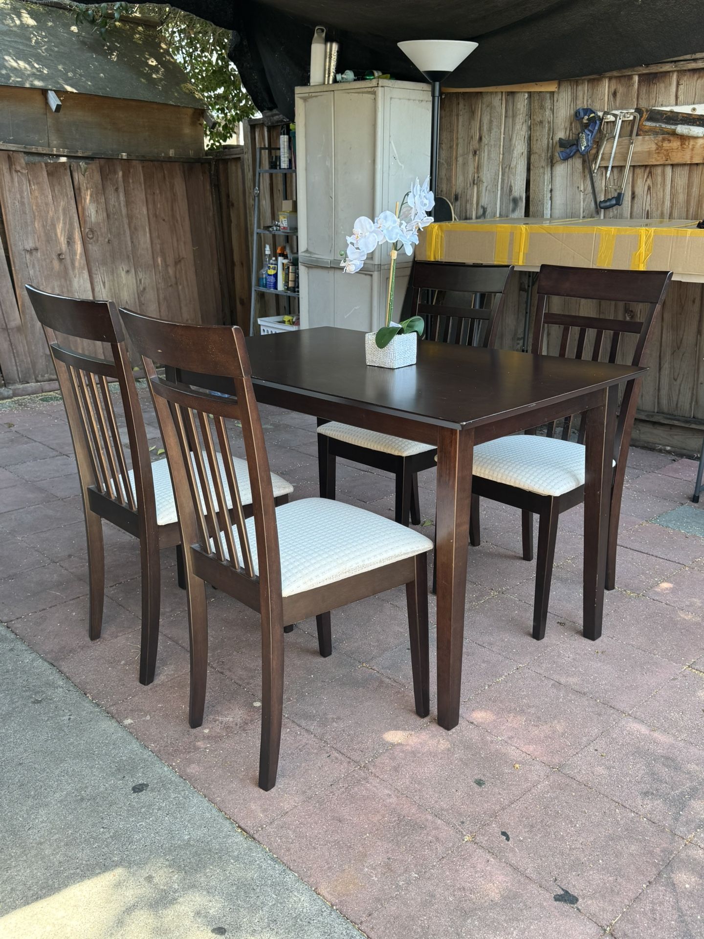 ✨•5piece Dinning Table Set•✨