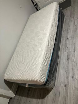 Single mattress with box
