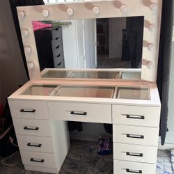 Vanity Make Up Table