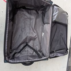 Samsonite green suitcase 31x20x10