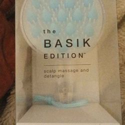 Scalp Massage And Detangler