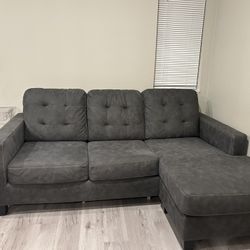 SMALL SECTIONAL SOFA 
