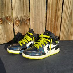 Jordan 1 - Black Cyber