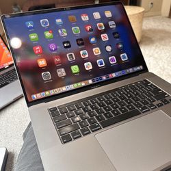 2018 MacBook Pro - 15” with touchbar - 32gb memory 512gb storage 