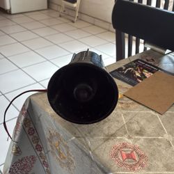 12 Volt D.C. Siren.