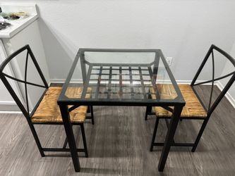 Dinning Table With Glass Top