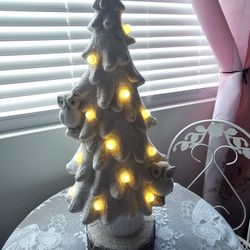$45.00 - Rare Winter Frosted Tree, Owls Accents In 3D!  Lights Up!  Ceramic/Battery Operated/Gorgeous  - Like New!