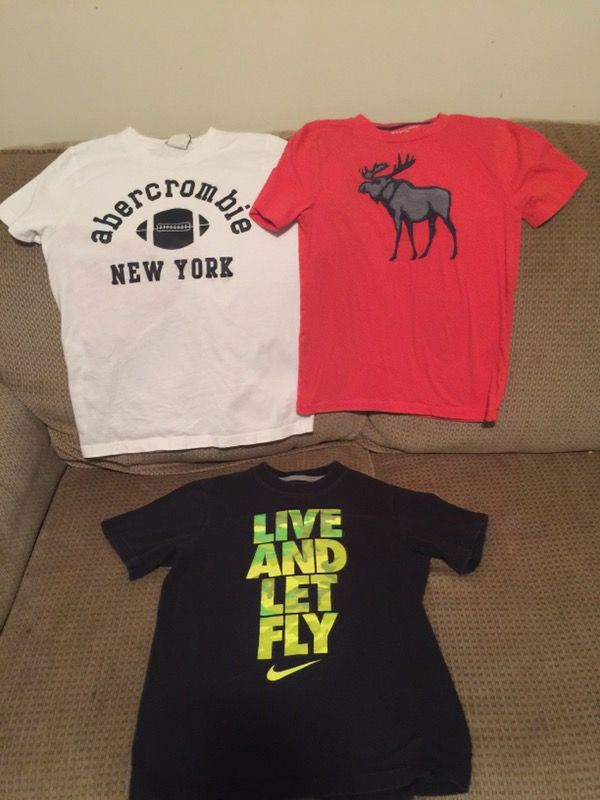 Boys Size 9/10 Shirts in EUC. Abercrombie and Nike