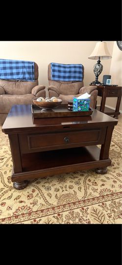 Coffee table with extension top