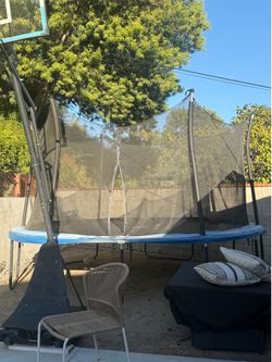 Jumbo trampoline