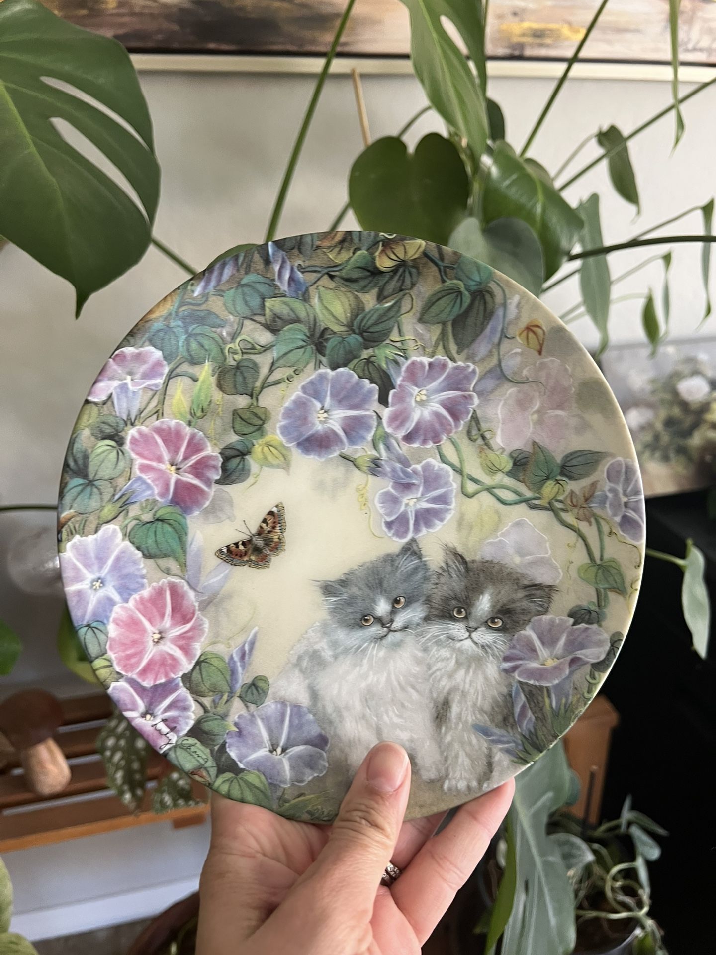 Beautiful Kittens Floral Graden Lily Collectors Plate Petal Pals by Lily Chang 8.5in