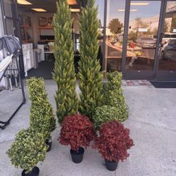 New Starting At 2Ft $25, 3ft $60 & 6Ft $85!! Artificial Topiary Trees Set of 2