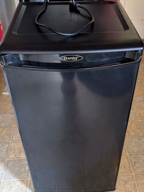DANBY Mini Refrigerator with Freezer Section: Black, 3.2 cu ft Total Capacity, 3 Shelves