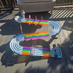 Hot Wheels Mario Kart Rainbow Road Raceway – 8ft Track – Lights & Sounds!