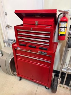Like NEW!!! Pictures don’t lie. Waterloo tool box.