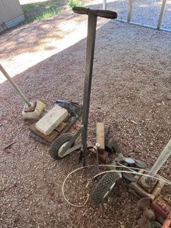 Hand cart for moving lightweight trailers Hand cart for moving lightweight trailer