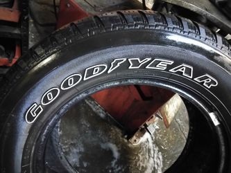 Really good Goodyear Tracker 2 P245 / 65 R17 Tire