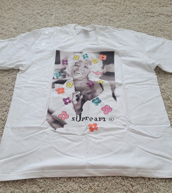 Supreme Naomi Tee White