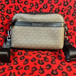 Michael Kors Cooper Utility Crossbody
