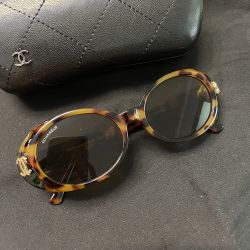  Irregular Frame Side Logo Sunglasses For Women Brown 