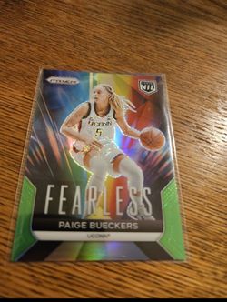 2024-25 PRIZM NIL PRIZM FEARLESS OF PAIGE BUECKERS - UCONN CARD # F-1