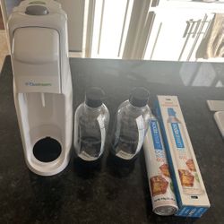 Soda Stream With New Bottles with  X2 Full Carbonators