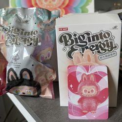 Labubu Big Into Energy: Love