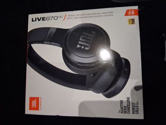 Jbl Live670 Bluetooth noise canceling headphones. 65Hour battery life. $100.00 Value