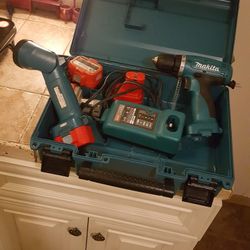 Makita 9.6V Drill And Light Set With Makita Box