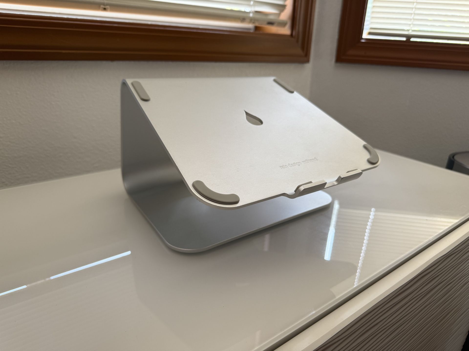 Rain Design M-Stand