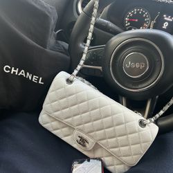 Chanel shoulder bags classic medium double flap 