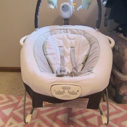Graco Swing And Detachable Bouncer 
