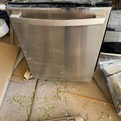 General Electric Dish Washer And Microwave 